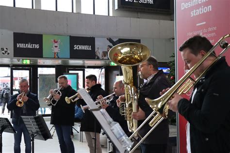 D Sseldorf Heiligabend Andacht Im Hauptbahnhof Mit Segen Und Jingle