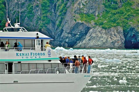 Kenai Fjords National Park Tour Cruise with Dinner on Fox Island