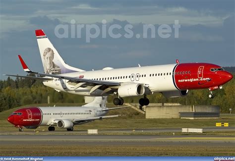 Ln Ngj Boeing 737 800 Norwegian Air Shuttle Large Size