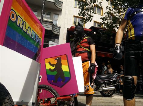 Un bagno mistico nella libertà è il Berlin Pride Gay it