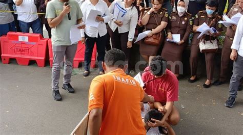 Adegan Diperagakan Dalam Rekonstruksi Kasus Penganiayaan Ken Admiral