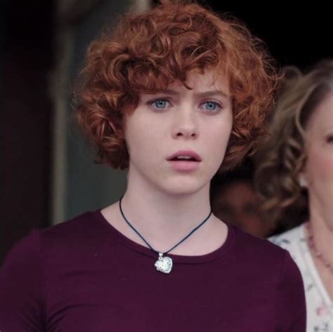 Pin By Elliot Rós On Sophia Lillis Pretty Hairstyles Curly Hair