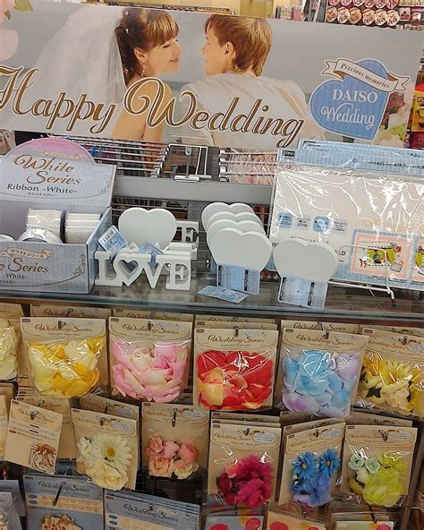 ダイソーで買えるウェディングアイテムがすごすぎ！ Marry マリー 結婚式 Diy 100均 結婚式 Diy ウェルカムボード 結婚式