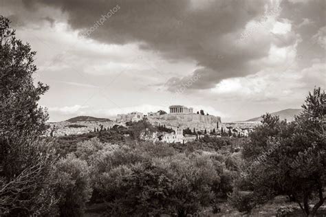 Foto En Blanco Y Negro De La Acr Polis De Atenas En La Colina Con