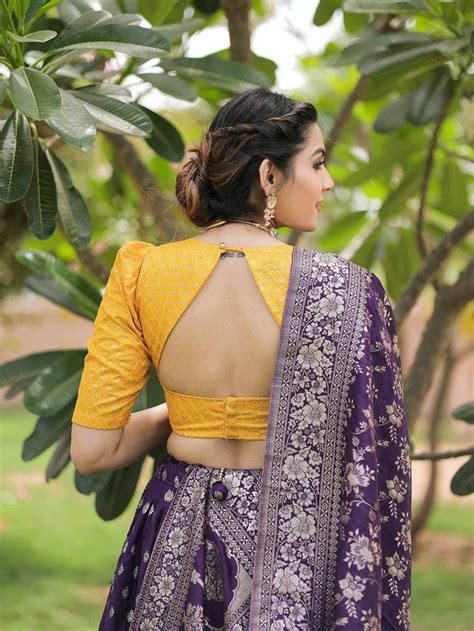 Pin By Suman Jangir On Sarees Lahanga Blouse Design In Trendy