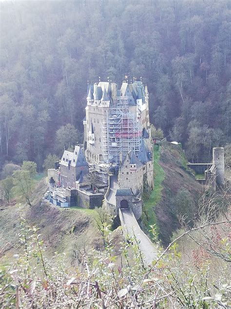 Solve Burg Eltz Im Eltzer Wald In Wierschem Rheinland Pfalz