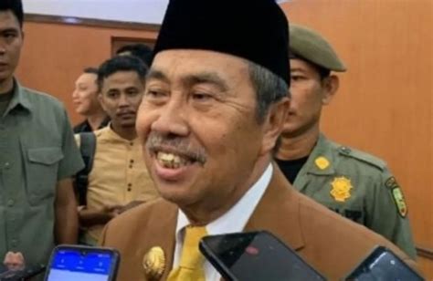 Syamsuar Mundur Dari Jabatan Untuk Fokus Ke DPR RI Saat Riau Dilanda