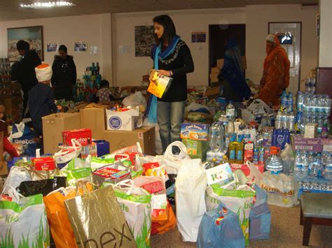 10 Tonnes Collected at Vaisakhi Food Drive Leicester | SikhNet