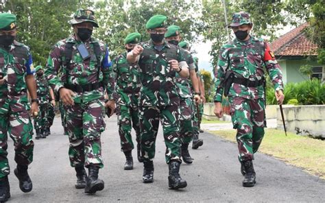 Latihan Pertempuran Kota Di Tegal Satgas Yonif 407 Padma Kusuma Tumpas