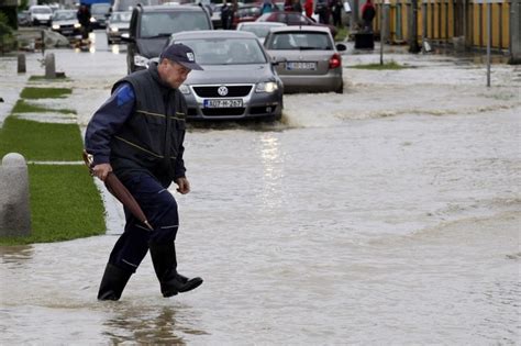 Inondations En Bosnie Et En Serbie Au Moins 30 Morts Europe