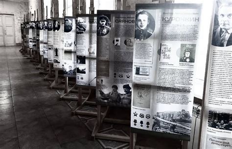 В школе Мариуполя прошла выстовка "Пулей и словом", посвященную ...