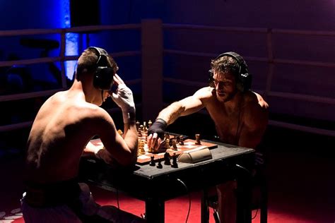 Le Chessboxing ce sport qui mêle boxe et échecs Boxe Sport ete Sport