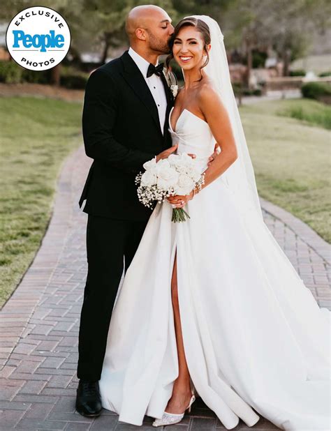 Nfl Player Austin Ekeler Marries Dancer Melanie Wilking In Las Vegas