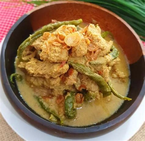 Mencicipi Gulai Terjun Yang Terbuat Dengan Campuran Umbut Kelapa Khas Jambi