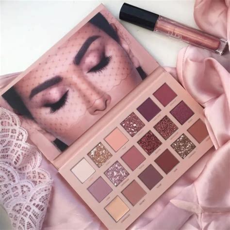 Huda Beauty The New Nude Eyeshadow Palette Lazada Co Th