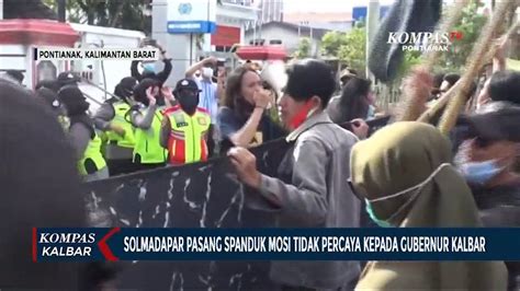 Gelar Aksi Demo Solmadapar Pasang Spanduk Mosi Tidak Percaya Kritik