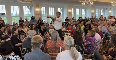 Beto O Rourke Blasts Heckler During Speech On Uvalde Shooting In