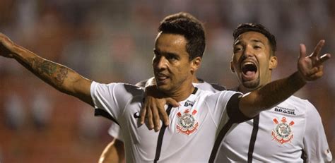 Corinthians não terá Jadson contra o Fluminense veja os relacionados