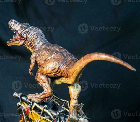 Tirano Saurio Rex Tiranosaurio Dinosaurio En El Oscuro Foto De