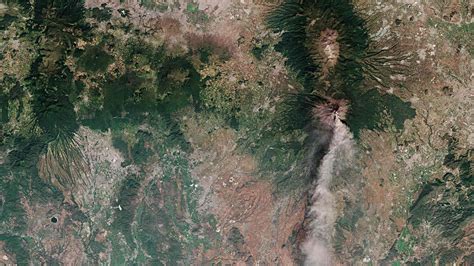 Así Se Ve la Impresionante Fumarola del Popocatépetl desde el Espacio N