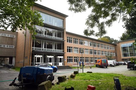 Boden In Schule Sackte Plötzlich Ab Jetzt Ist Die Ursache Klar