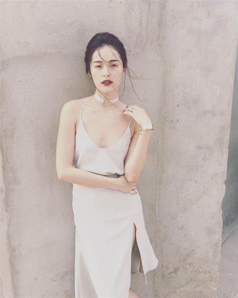 nàng hot girl tiếp lửa cho mùa hè với phong cách sexy cùng cực