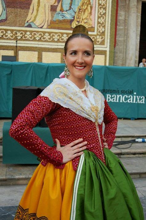 Traje de Valenciana de Huertana para la Dansà Eduardo Cervera