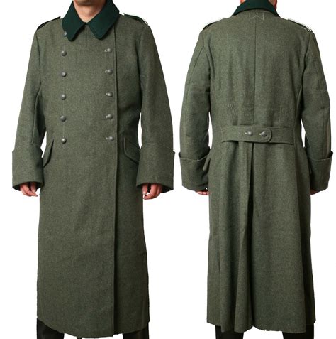 Wehrmacht Feldbluse Und Mantel Eines Hauptmann Im Infanterie Regiment