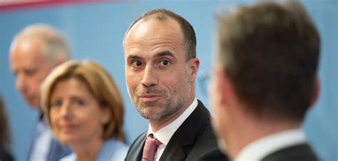 Landesgesundheitsminister Hoch rügt Übersprunghandlung der KV