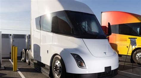 Tesla Invests 36 Billion In Nevada Factories For Batteries Trucks