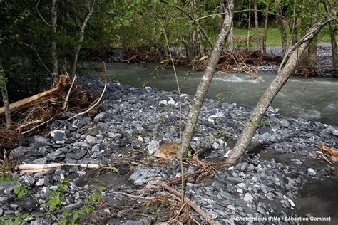 FLUMET Crue Torrentielle Catastrophes Naturelles Crue De L