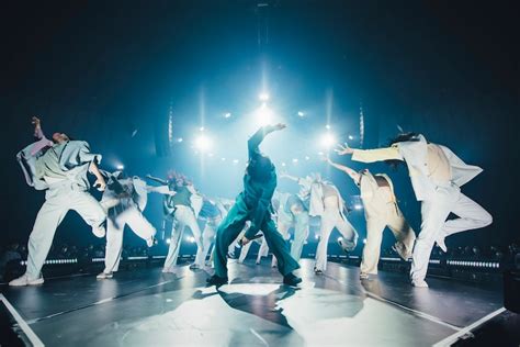 「米津玄師 2023 Tour 空想」横浜公演の様子。 米津玄師が表現の根源たどった“空想の旅”、満員の横アリで幕「すごく幸福な人生だ