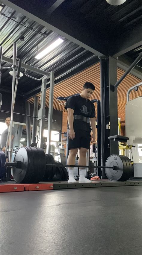 Deadlift form check : r/formcheck