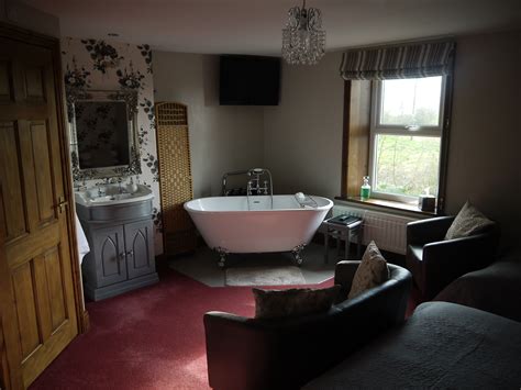 Chefs explain the farm to table ethos of the Smith Midtown 26