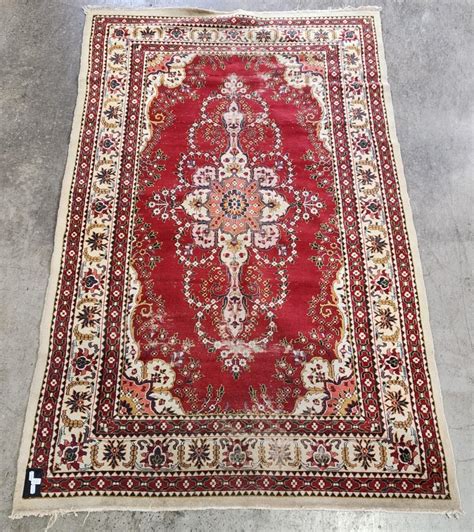 Lot Persian Wool Carpet Some Wear 204 X 126cm