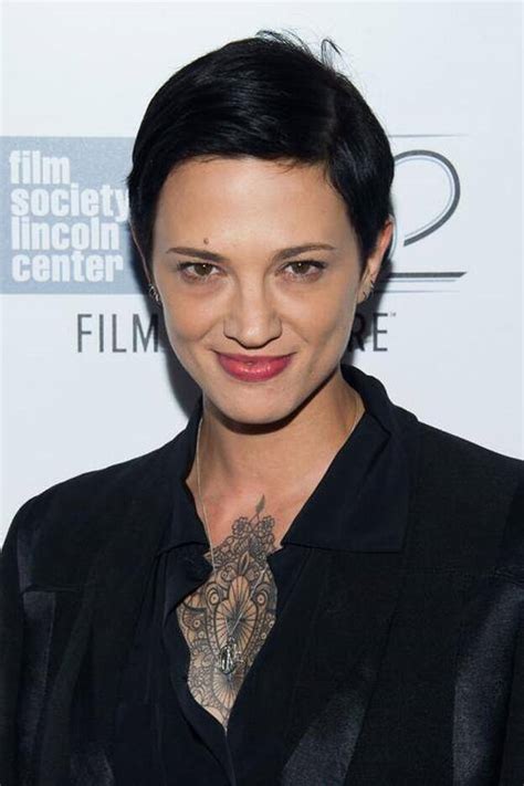 La Desgracia Se Ceba Con Asia Argento Acosada Por Harvey Weinstein Y