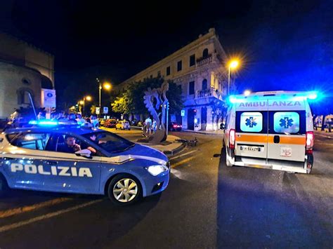 Messina Incidente In Via Garibaldi Ciclista Travolto Da Un Auto