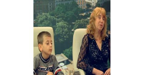 Чиновници мотаят незрящата Силвия, гледала сина си, не била активна
