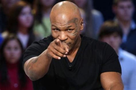 foto mike tyson  beri wejangan  wayne rooney muda