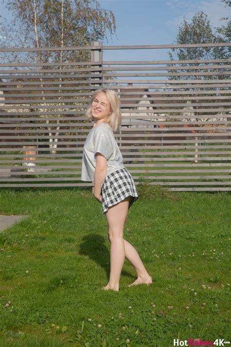 Hot Babes K Kira Stone R Hub