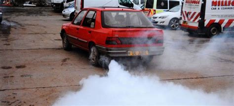 Pensativo étnico Evaluación exceso aceite motor humo blanco Corte de