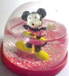 Disney Snowglobes Collectors Guide Mickey Mouse Koziol Snowdome