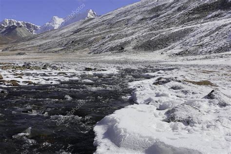 Paisaje Monta Oso Y Nevado Valle Del R O En Punto Cero O Yumesodong