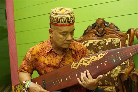 Menjaga Eksistensi Sapeq Alat Musik Tradisional Dayak Dari Kabupaten