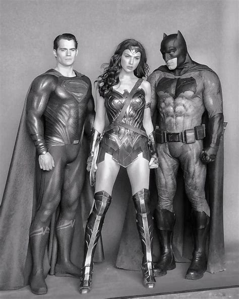 Pin By Lamont Wilson On Dcu Wonder Woman Gal Gadot Dc Comics Heroes