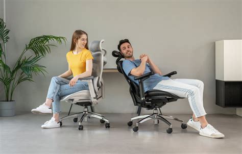 SIHOO Doro C300 Ergonomic Office Chair Mimics Curves Of Human Form