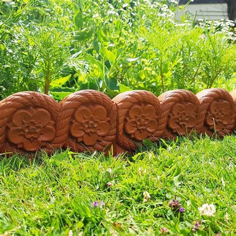 Westminster Tudor Rose Edging Terracotta Groves Nurseries And Garden Centre