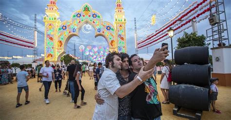 Las Infraestructuras De Casetas Y Portadas Para Las Ferias Del Carmen Y