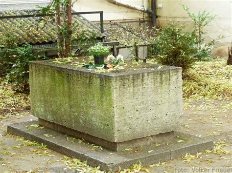 Grabstein Walther Von Der Vogelweide Wuerzburg Volker Friebel