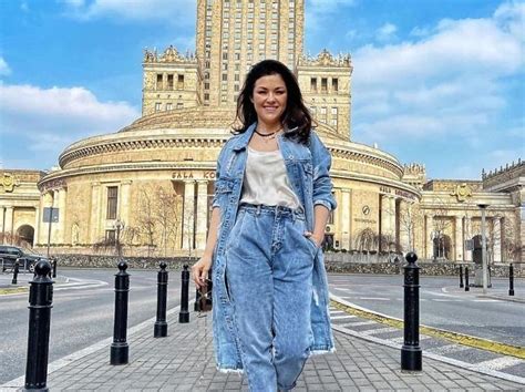 Katarzyna Cichopek Pozuje Odwa Nie W Bia Ym Bikini Gwiazda M Jak